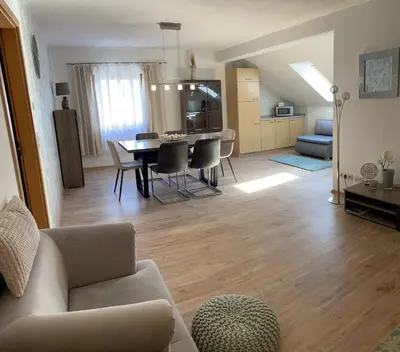 Ein Sitzbereich in der Unterkunft Ferienwohnung Klitzschen Nähe Torgau
