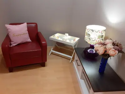 Ein Sitzbereich in der Unterkunft Schöne und ruhige Ferienwohnung in Ottendorf