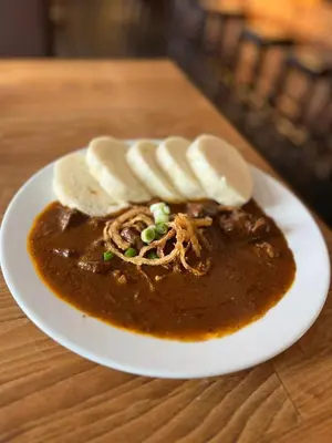 Essen in der Ferienwohnung oder in der Nähe