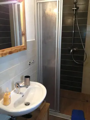 Ein Badezimmer in der Unterkunft Fewo 4