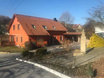 Das Gebäude in dem sich die Ferienwohnung befindet