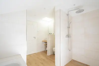 Ein Badezimmer in der Unterkunft Burghof Apartments Hoyerswerda