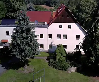 Das Gebäude in dem sich die Ferienwohnung befindet