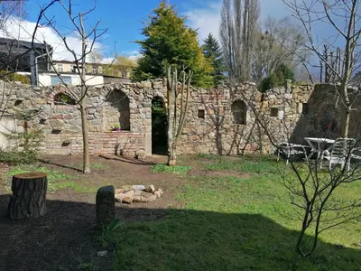 Ein Garten an der Unterkunft Ferienwohnung Villa Claudia