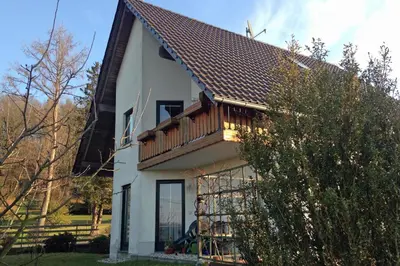 Das Gebäude in dem sich die Ferienwohnung befindet