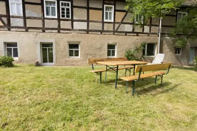 Ein Garten an der Unterkunft Gewölbe aus dem Jahr 1806 genau zw L und DD