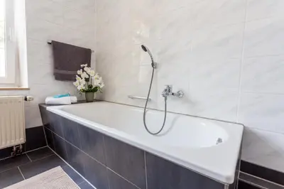 Ein Badezimmer in der Unterkunft FullHouse - Chemnitz - Z25 Apartments - 3 Beds - SmartTV - Nespresso