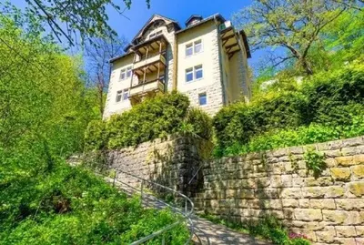 Das Gebäude in dem sich die Ferienwohnung befindet
