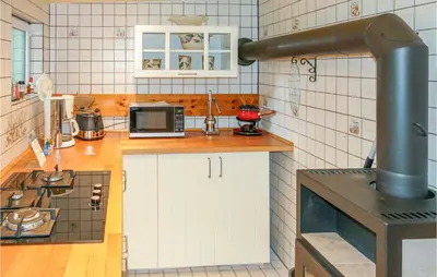 Küche/Küchenzeile in der Unterkunft 1 Bedroom Beautiful Home In Tharandt