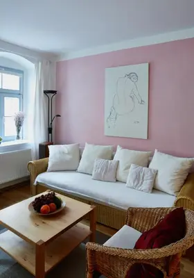 Ein Sitzbereich in der Unterkunft Ferienwohnung Prießnitz