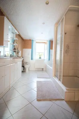 Ein Badezimmer in der Unterkunft Ferienwohnung Vogelschar Urlaub auf dem Lebenshof