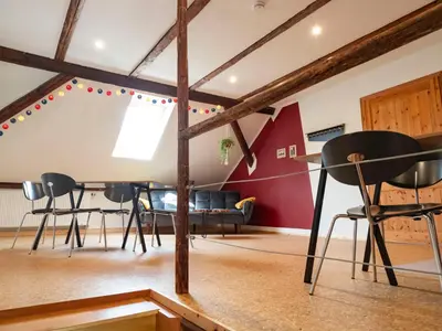 Ein Sitzbereich in der Unterkunft Hinterland Hostel