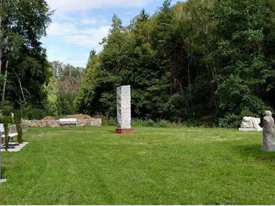 Ein Garten an der Unterkunft Villa Rotschoenberg im Tal der Freiberger Mulde