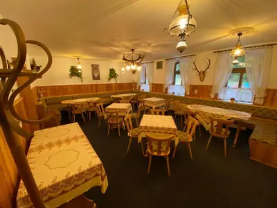 Ein Sitzbereich in der Unterkunft Hotel Bielatal
