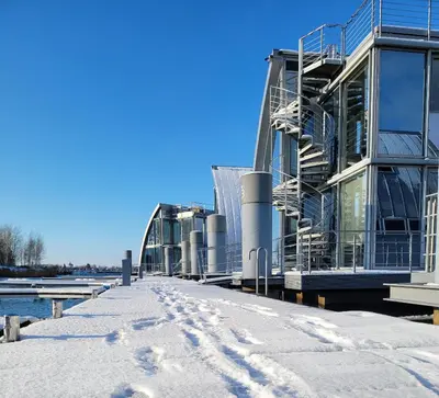 Das Gebäude in dem sich die Villa befindet