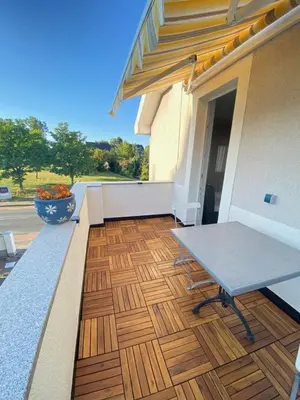 Ein Balkon oder eine Terrasse in der Unterkunft Villa Blue Max