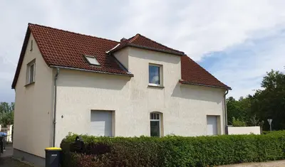 Das Gebäude in dem sich das Ferienhaus befindet