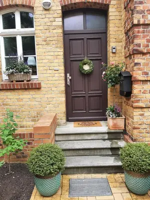 Eine Fassade oder ein Eingang zu Glashüttchen mit 2 Schlafzimmern, Sauna und schönem Garten