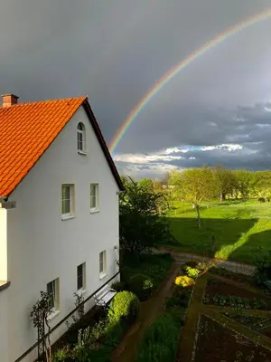 Ein Garten an der Unterkunft Ferienwohnung Zweinig 03