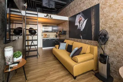 Ein Sitzbereich in der Unterkunft Dresden Loft an der Elbe