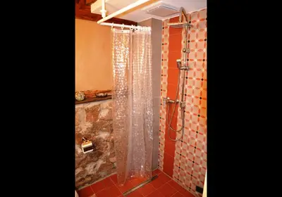 Ein Badezimmer in der Unterkunft NEU! Ferienwohnung Romantique Radebeul