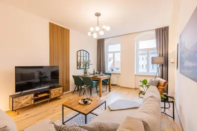 TV/Unterhaltungsangebot in der Unterkunft Fynbos Apartments Theaterblick, historisch & stilvoll, Parkplatz