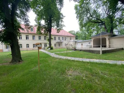 Das Gebäude in dem sich die Ferienwohnung befindet
