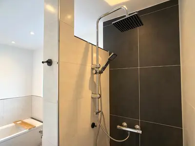 Ein Badezimmer in der Unterkunft Luxuriöse Ferienwohnung in Chemnitz - Apartment B28 für 2 plus 2 Gäste