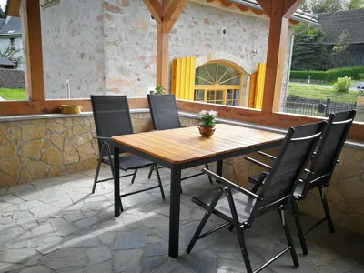 Ein Patio oder anderer Außenbereich in der Unterkunft Ferien in der alten Scheune