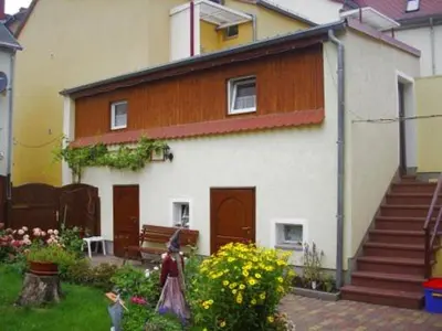Das Gebäude in dem sich die Ferienwohnung befindet