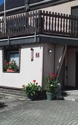 Das Gebäude in dem sich die Ferienwohnung befindet
