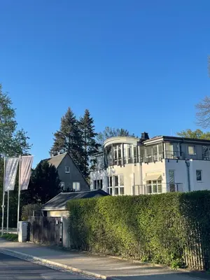Das Gebäude in dem sich die Ferienwohnung befindet